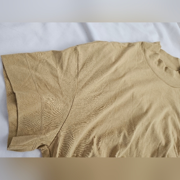 Alo Women's Cropped Top Shirt - Picture 8 of 9